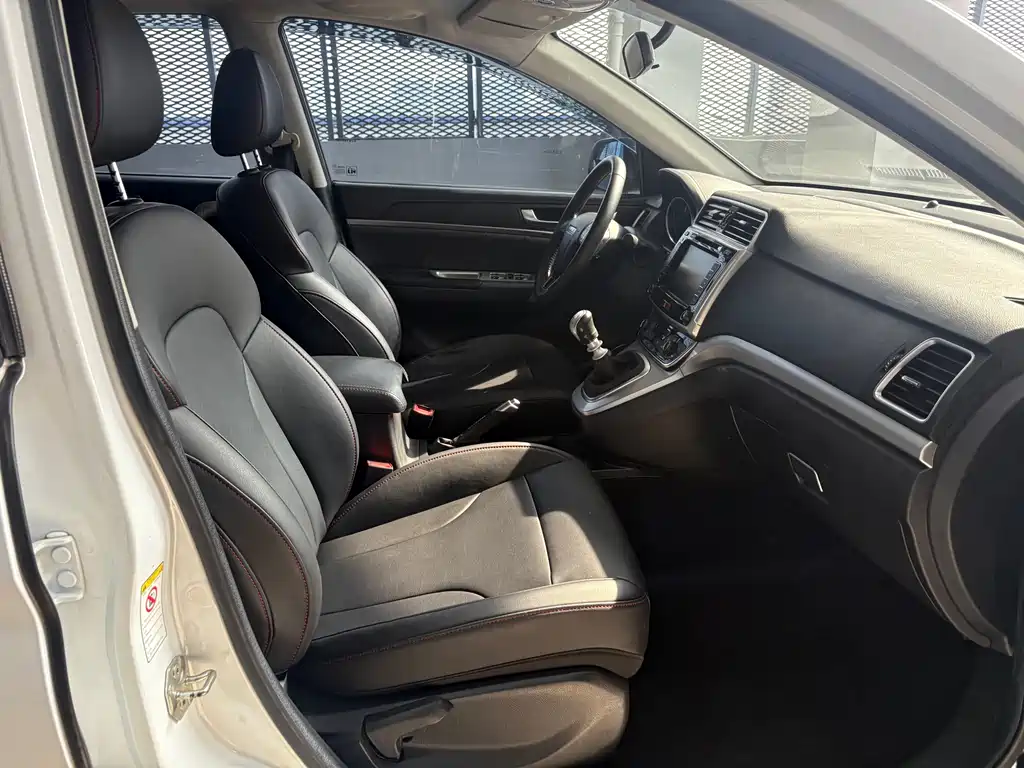 Haval M6 2017 1.5T MT Elite