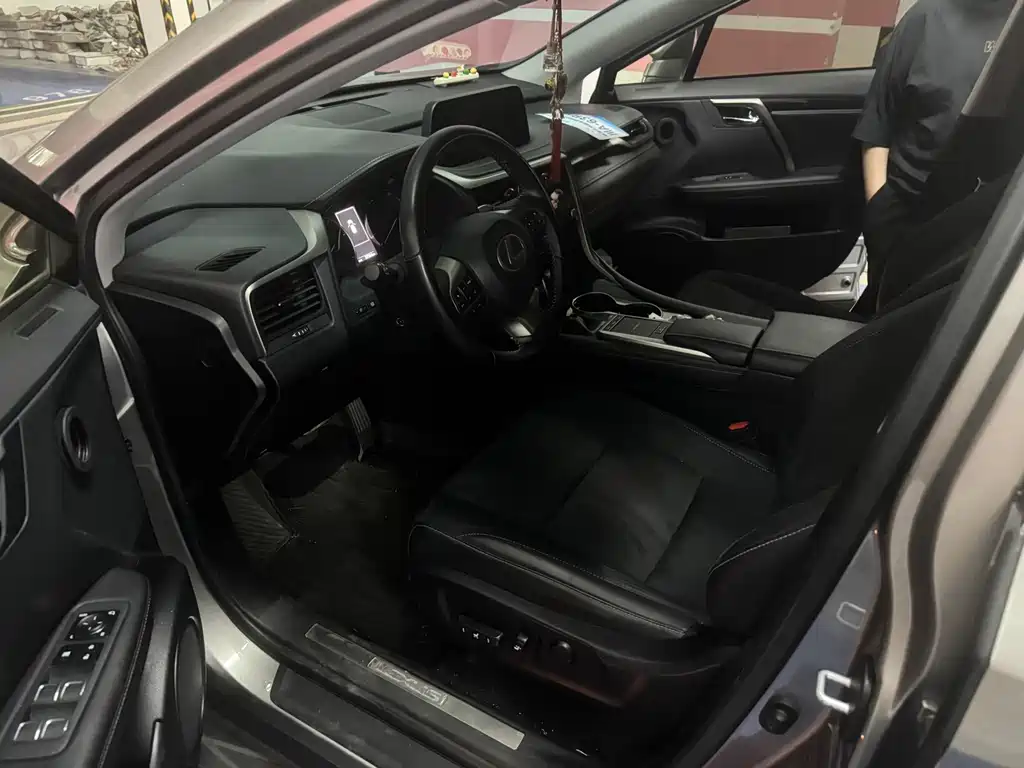 Lexus RX — миниатюра 5