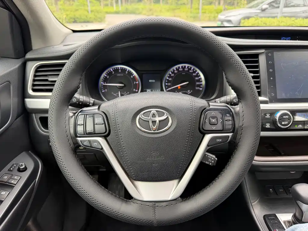 Toyota Highlander — миниатюра 12