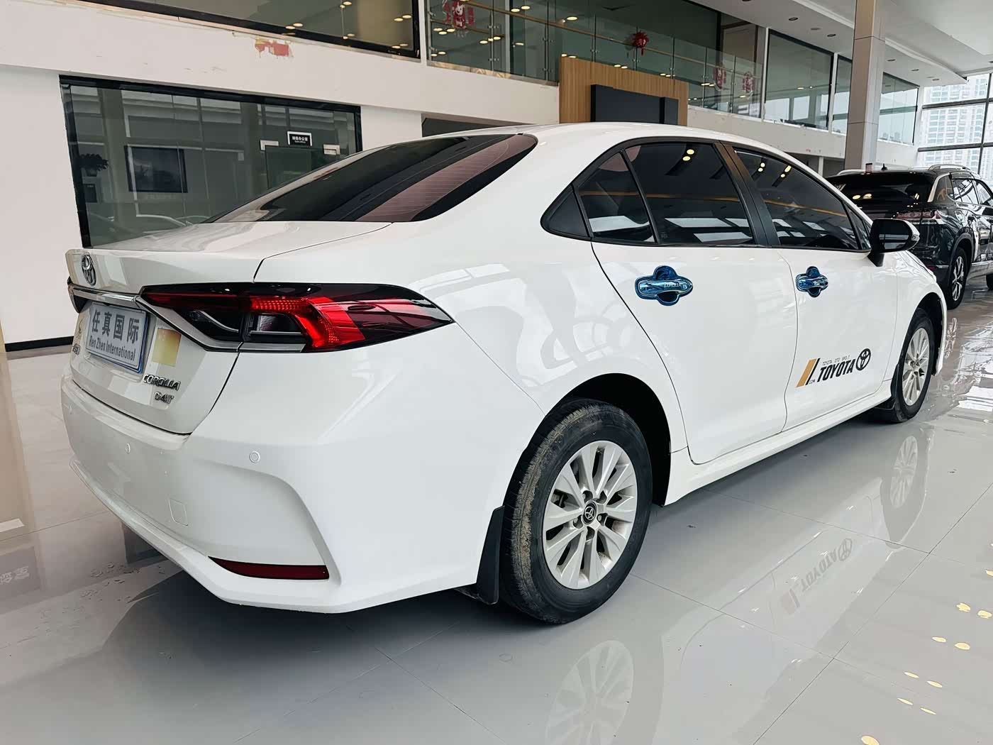 Toyota Corolla 1.2 л 2022 г. Белый, пробег 29000 км