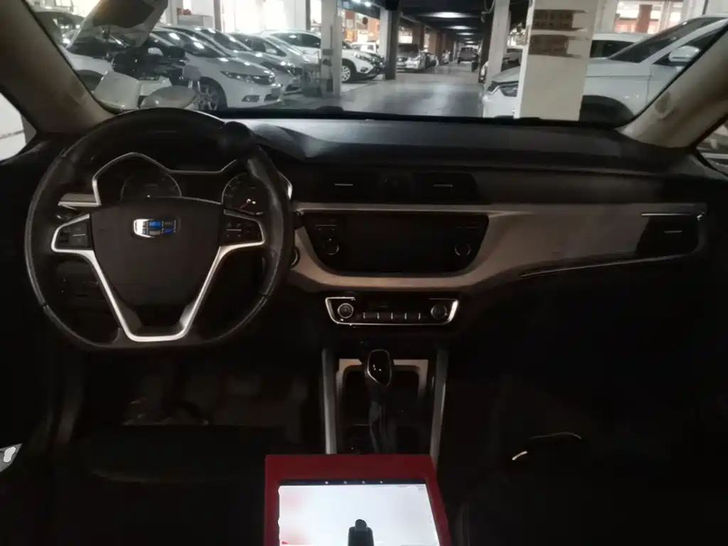 Geely Vision X3 — миниатюра 10