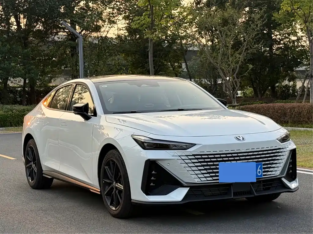 Changan UNI-V — миниатюра 3