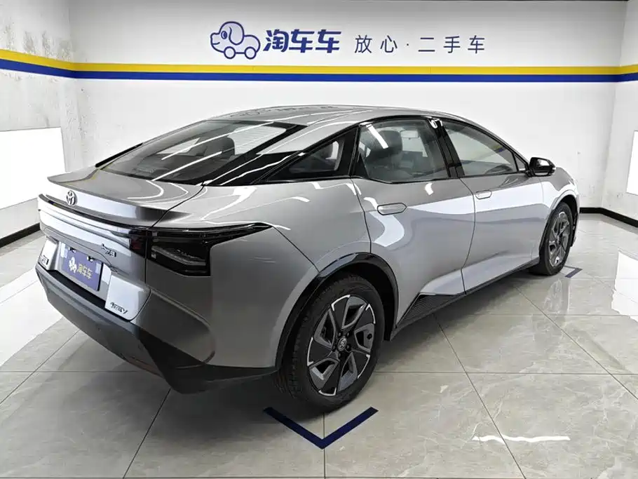 Toyota bZ3 — миниатюра 3