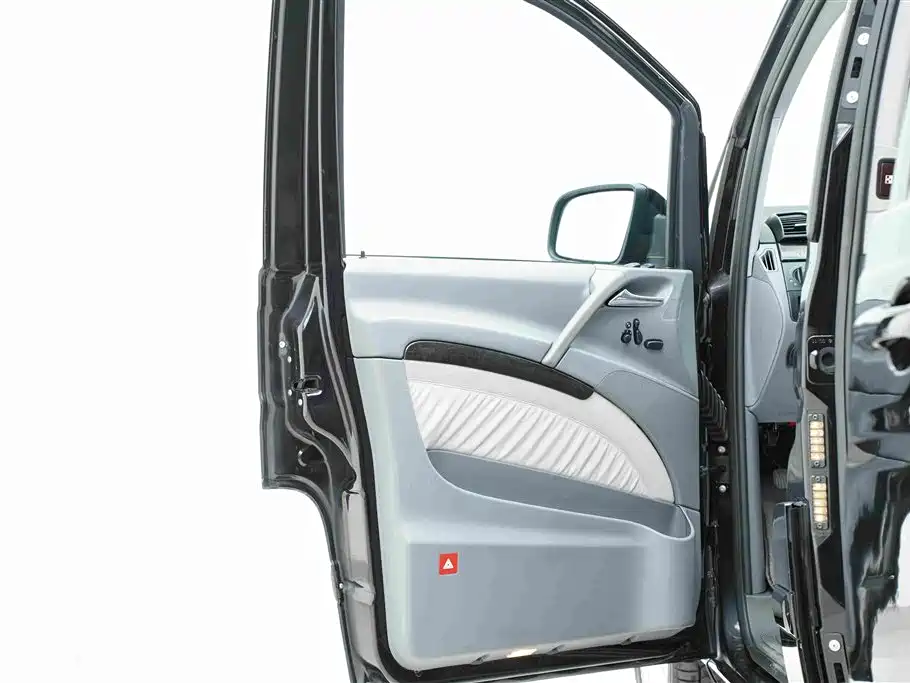 Mercedes-Benz Viano — миниатюра 12