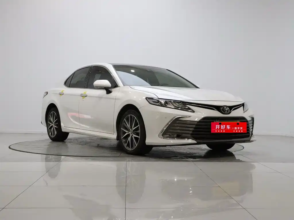 Toyota Camry — миниатюра 3