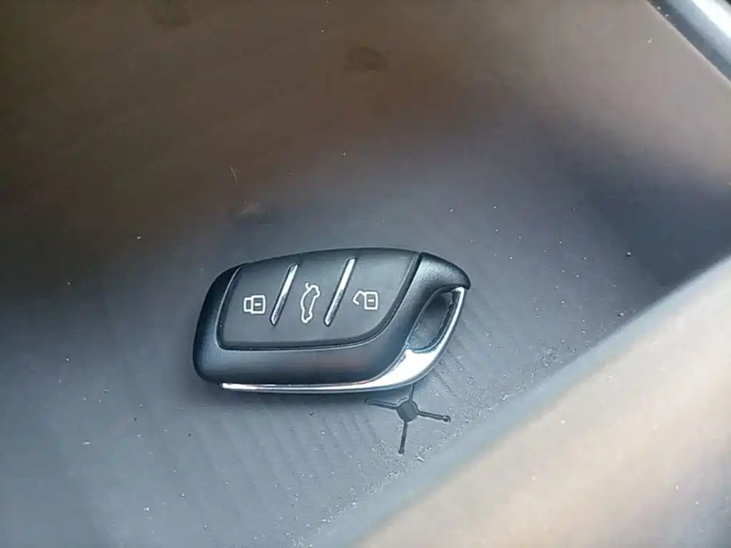 Roewe Young Wai D6 — миниатюра 9