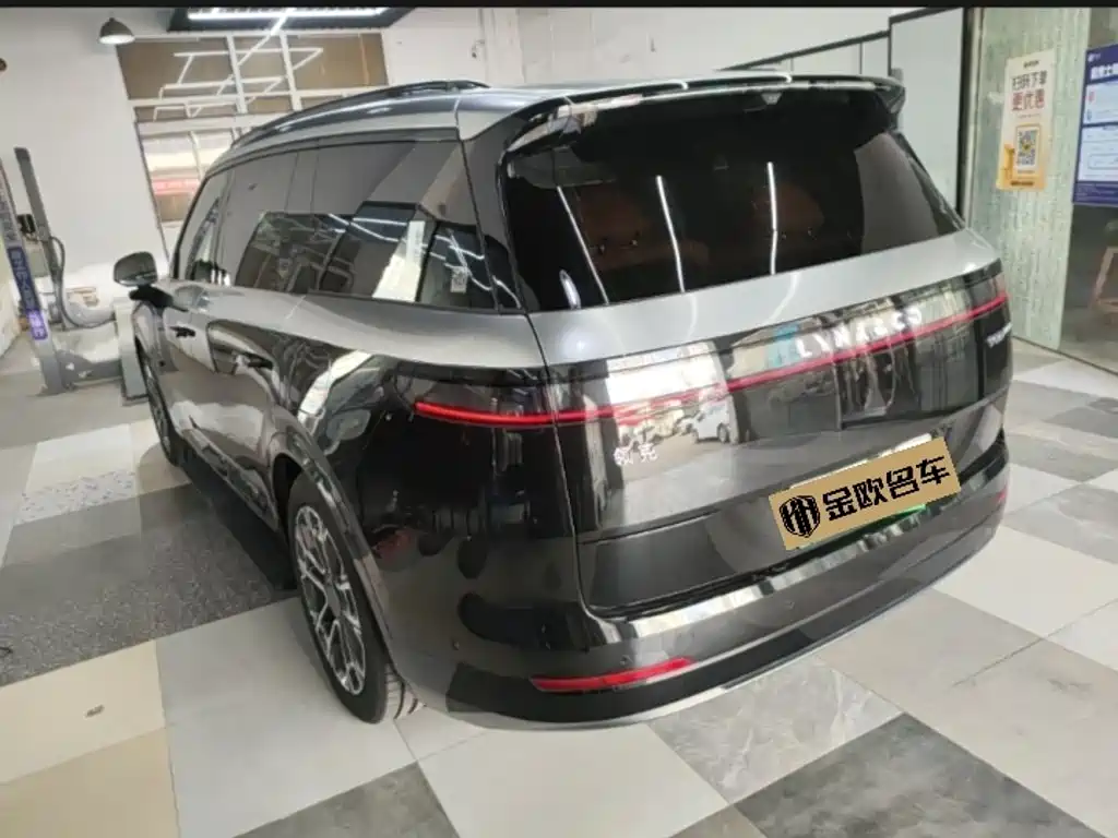 Lynk & Co Рука 900. — миниатюра 8