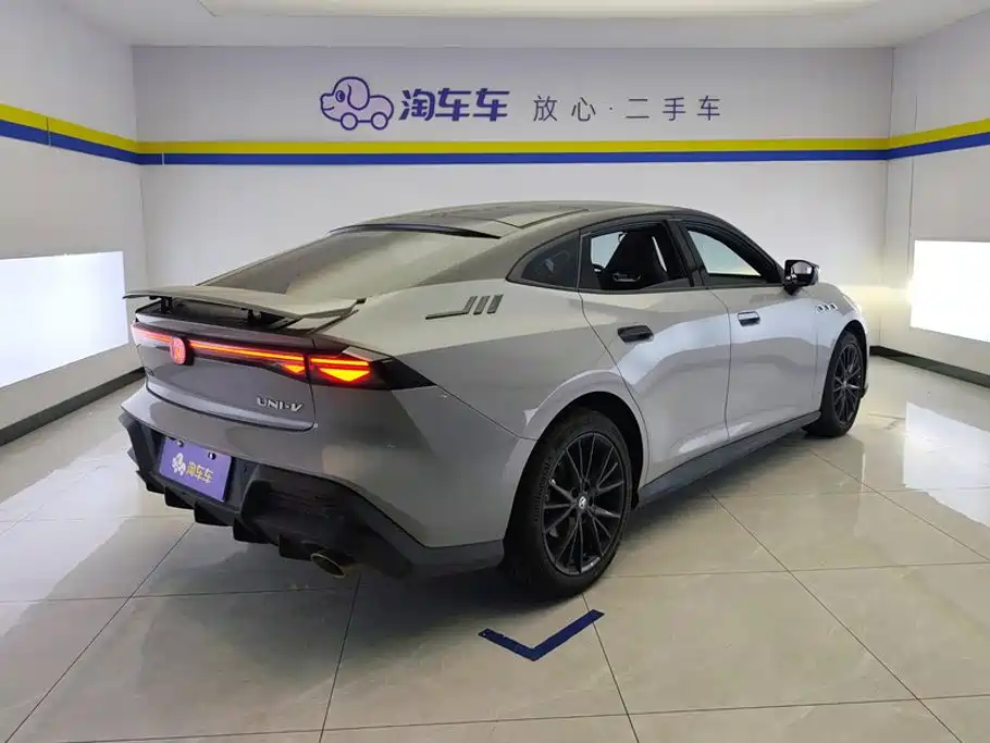 Changan UNI-V — миниатюра 3