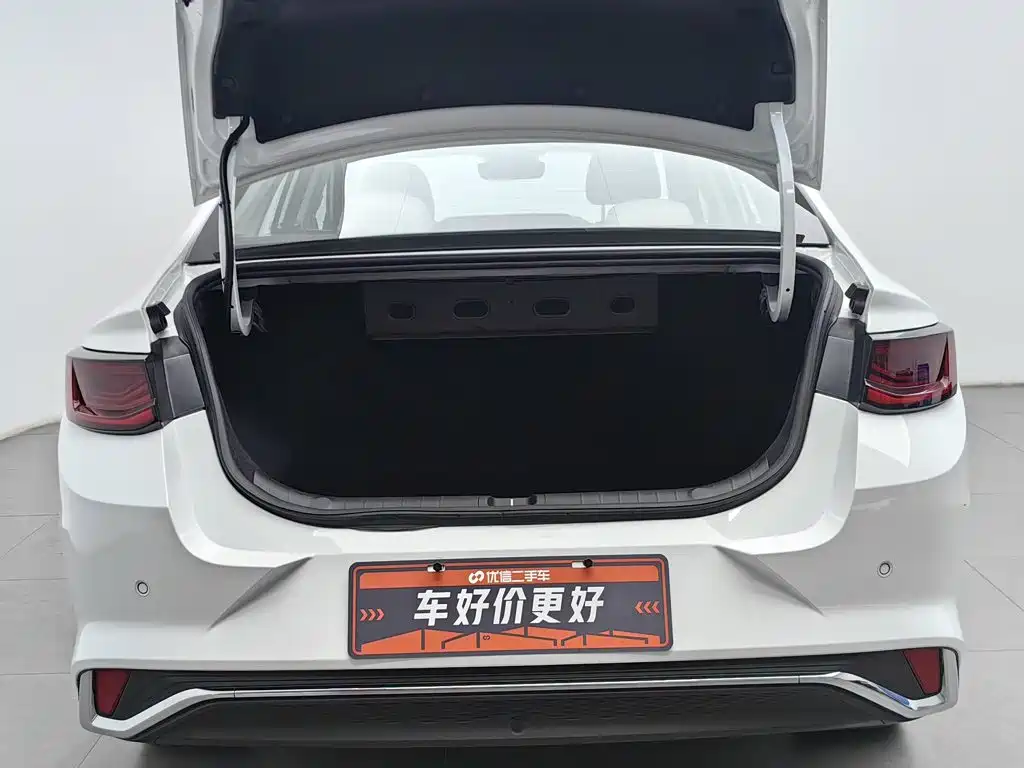 Geely L HiP — миниатюра 16
