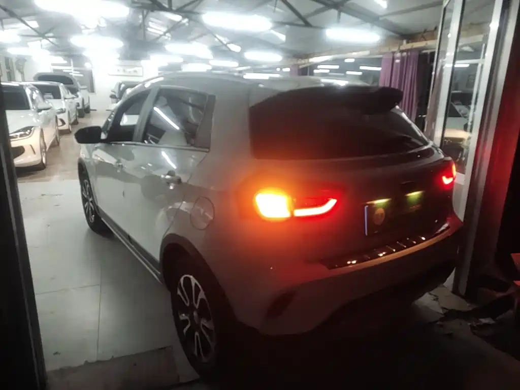 Geely Vision X3 — миниатюра 5