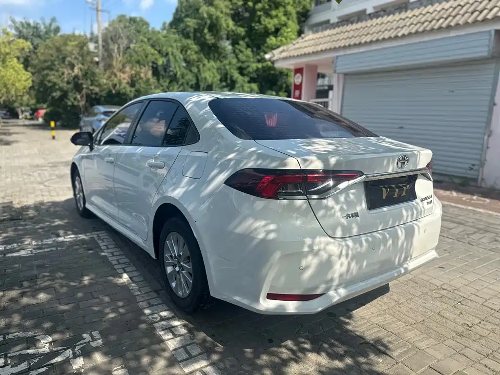 Toyota Corolla — миниатюра 6