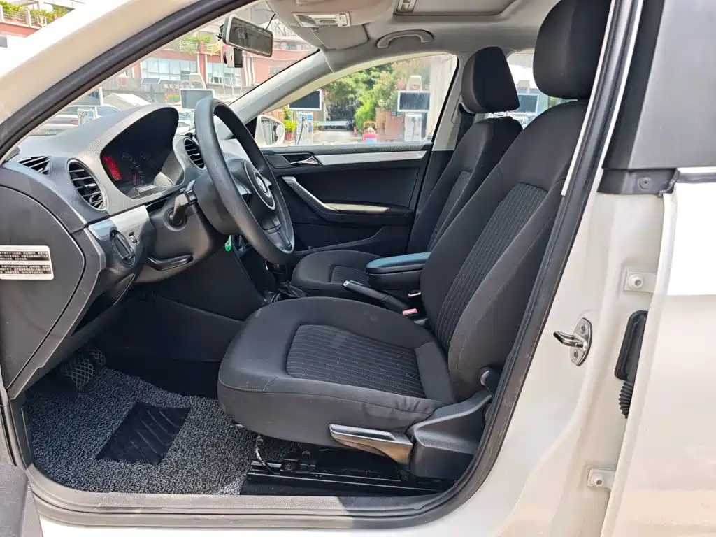 Volkswagen Jetta — миниатюра 11