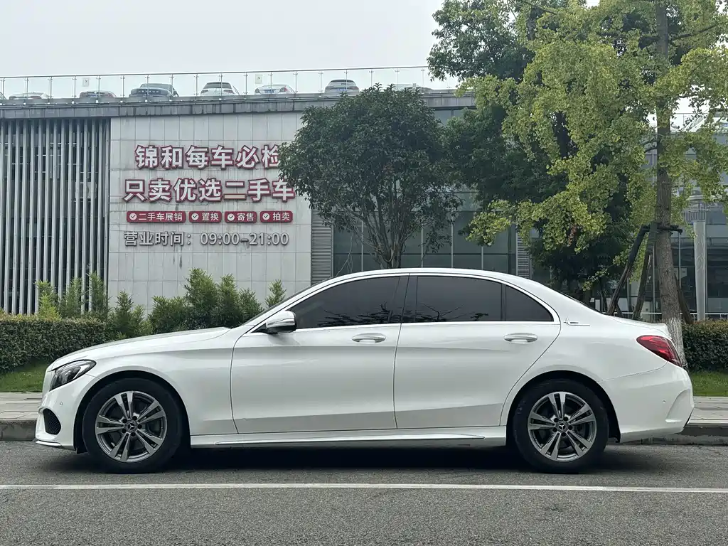 Mercedes-Benz C-Class — миниатюра 2