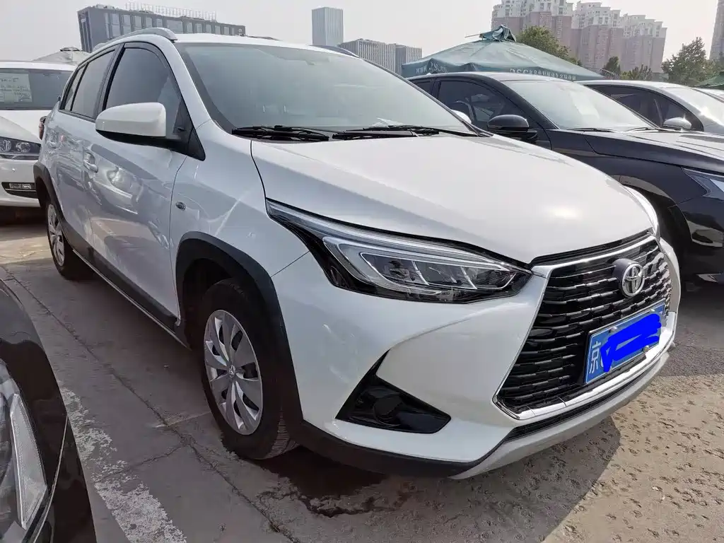 Toyota Yaris L — миниатюра 2