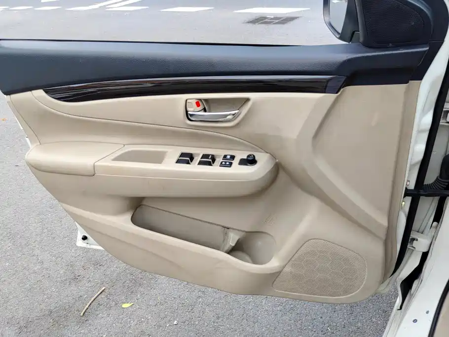 Suzuki Alivio — миниатюра 6