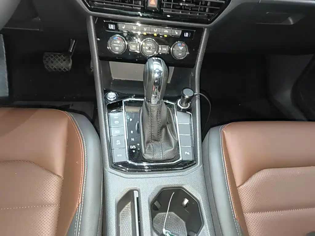 Volkswagen Lavida — миниатюра 14