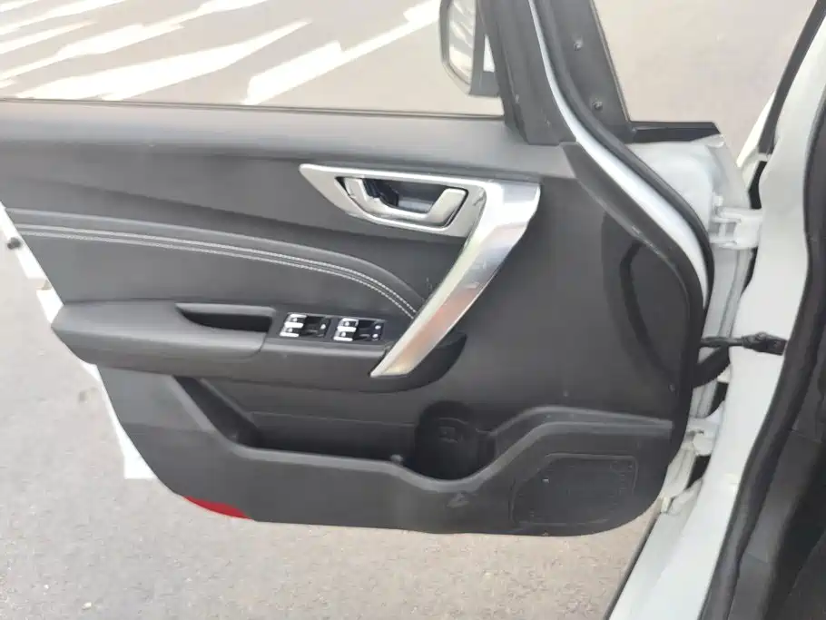 Geely Vision X3 — миниатюра 6