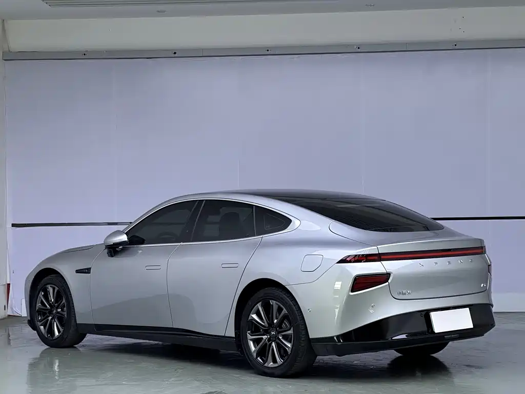 XPeng P7 — миниатюра 4