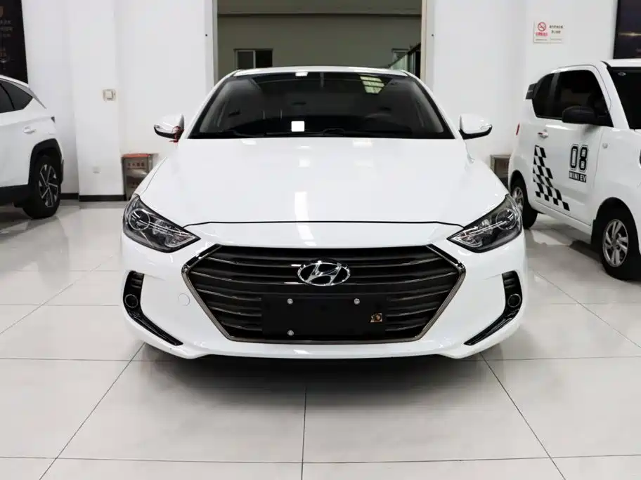 Hyundai Elantra — миниатюра 2