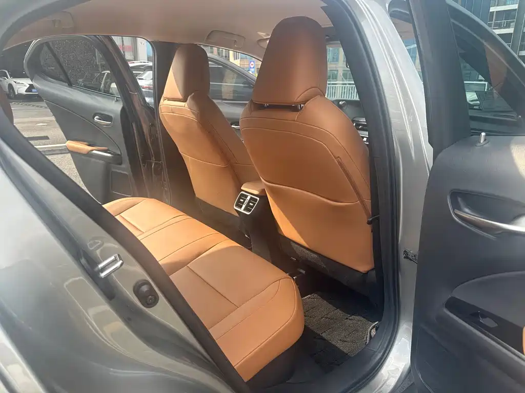 Lexus UX — миниатюра 6