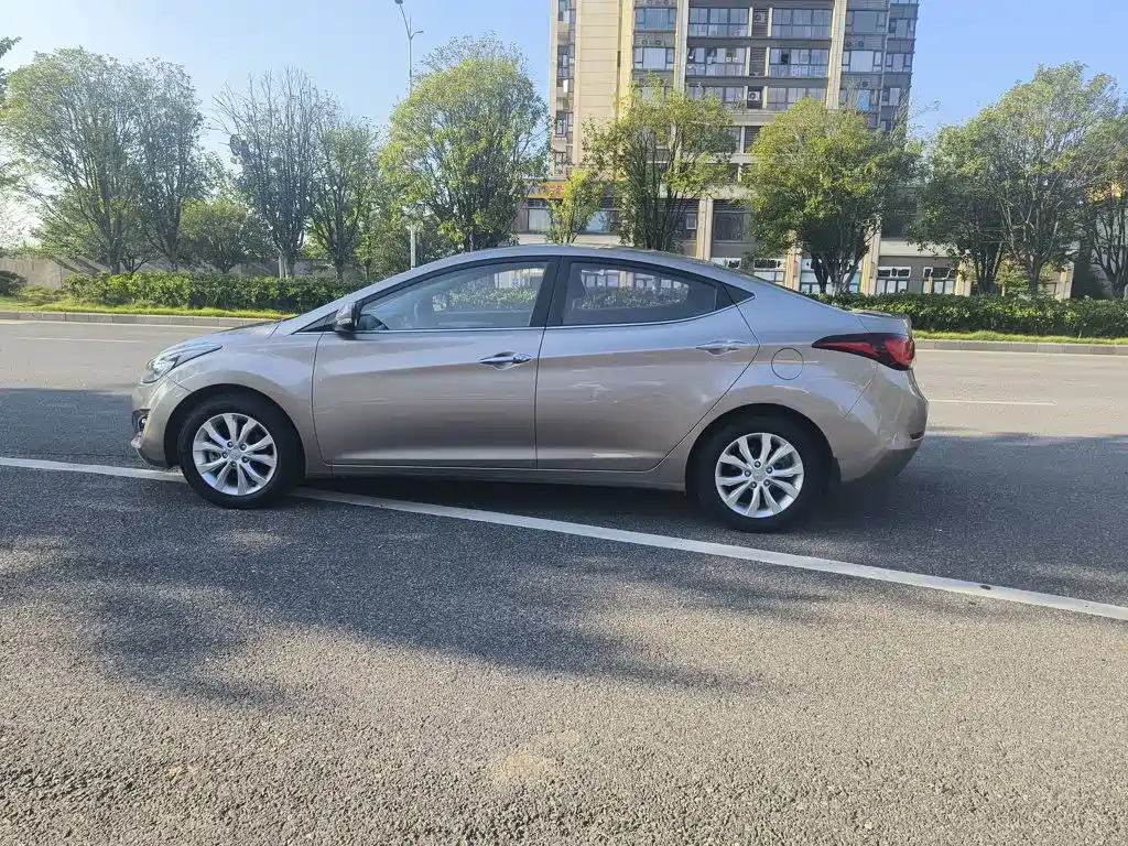 Hyundai Elantra Langdong — миниатюра 11