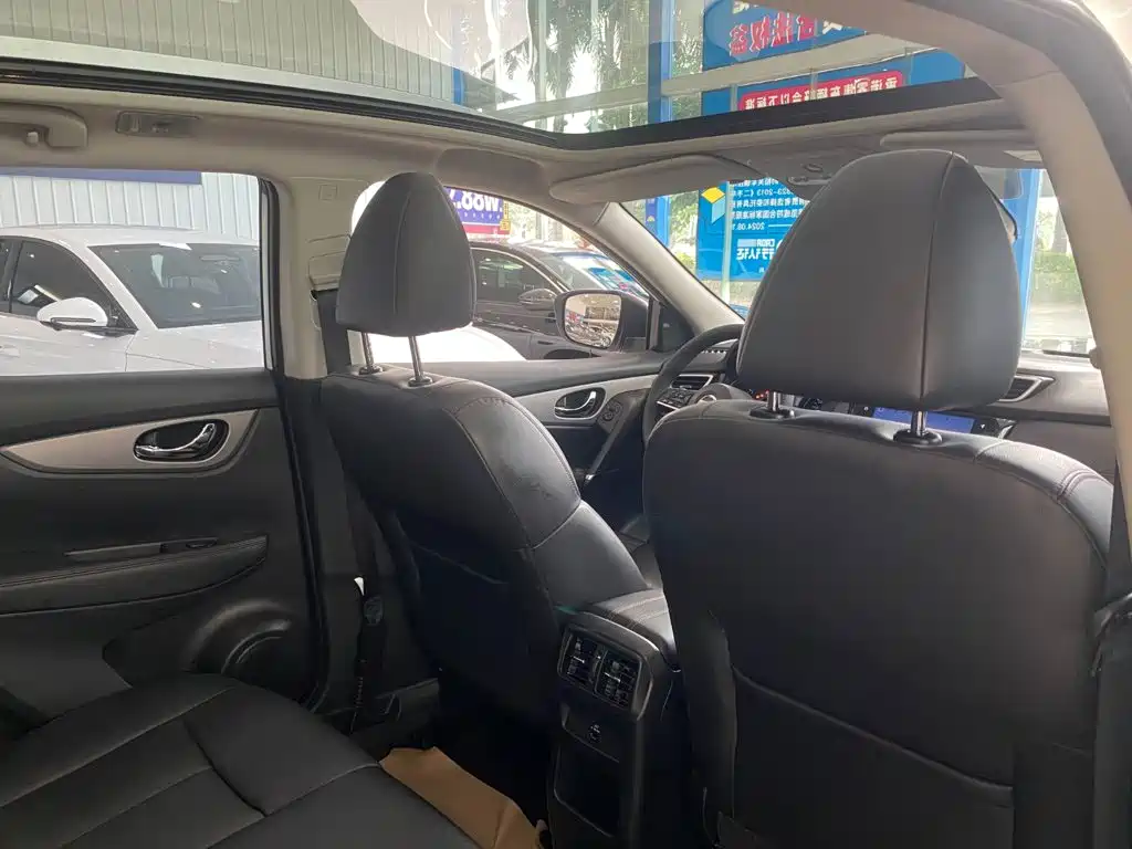 Nissan Qashqai — миниатюра 9