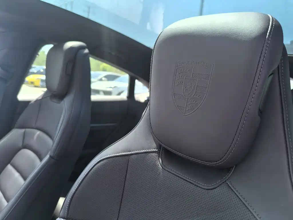 Porsche Taycan 2025 Taycan