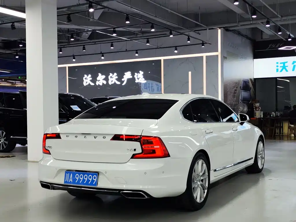 Volvo S90 — миниатюра 11