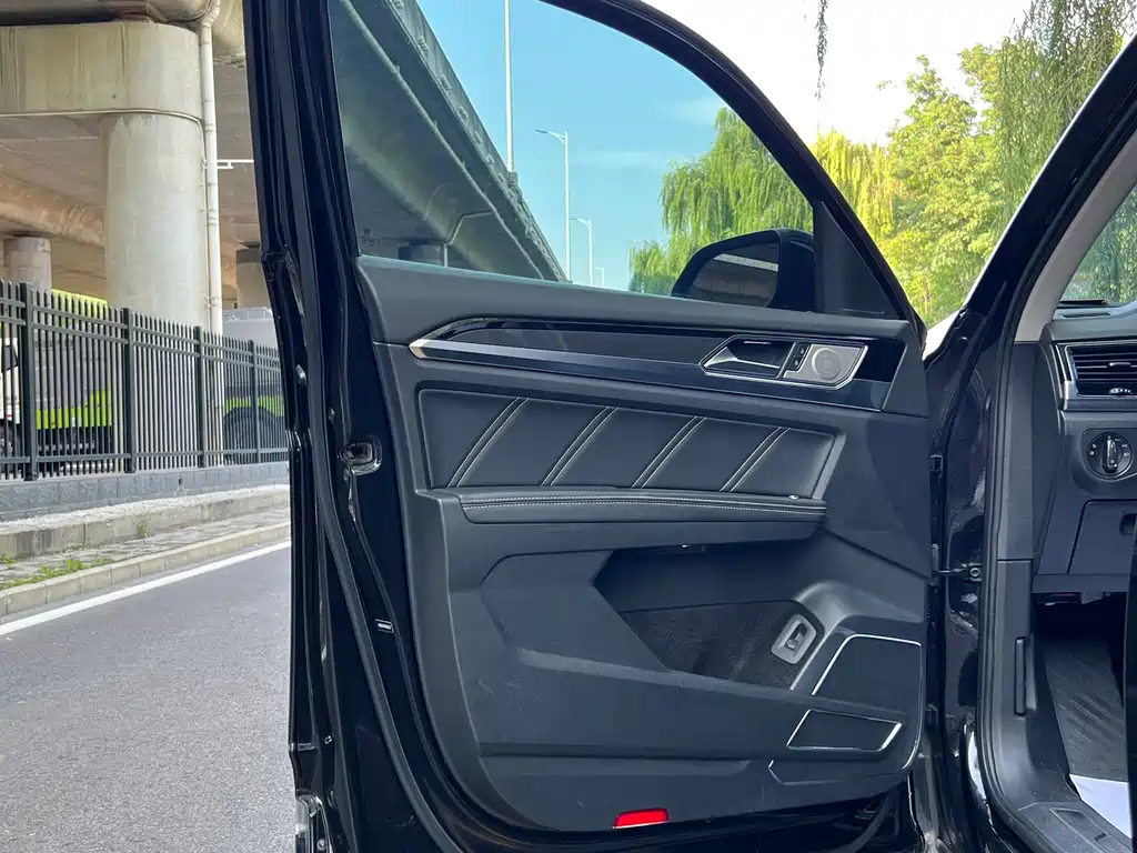 Volkswagen Teramont — миниатюра 9