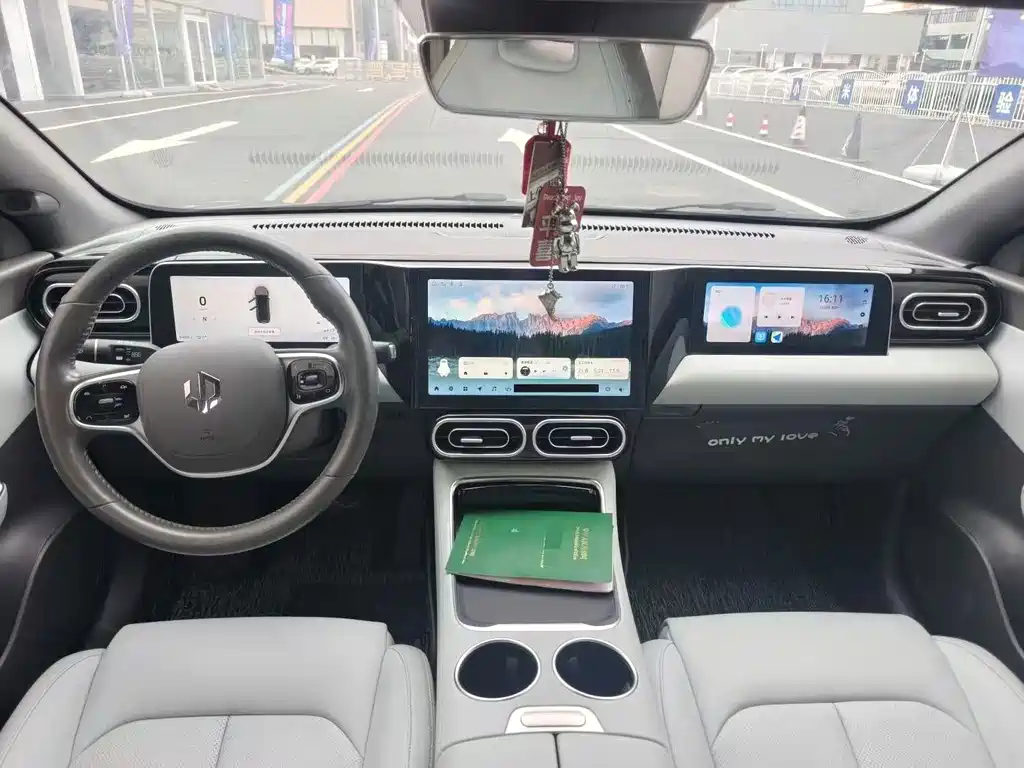 Leapmotor Leapmotor C01 — миниатюра 4