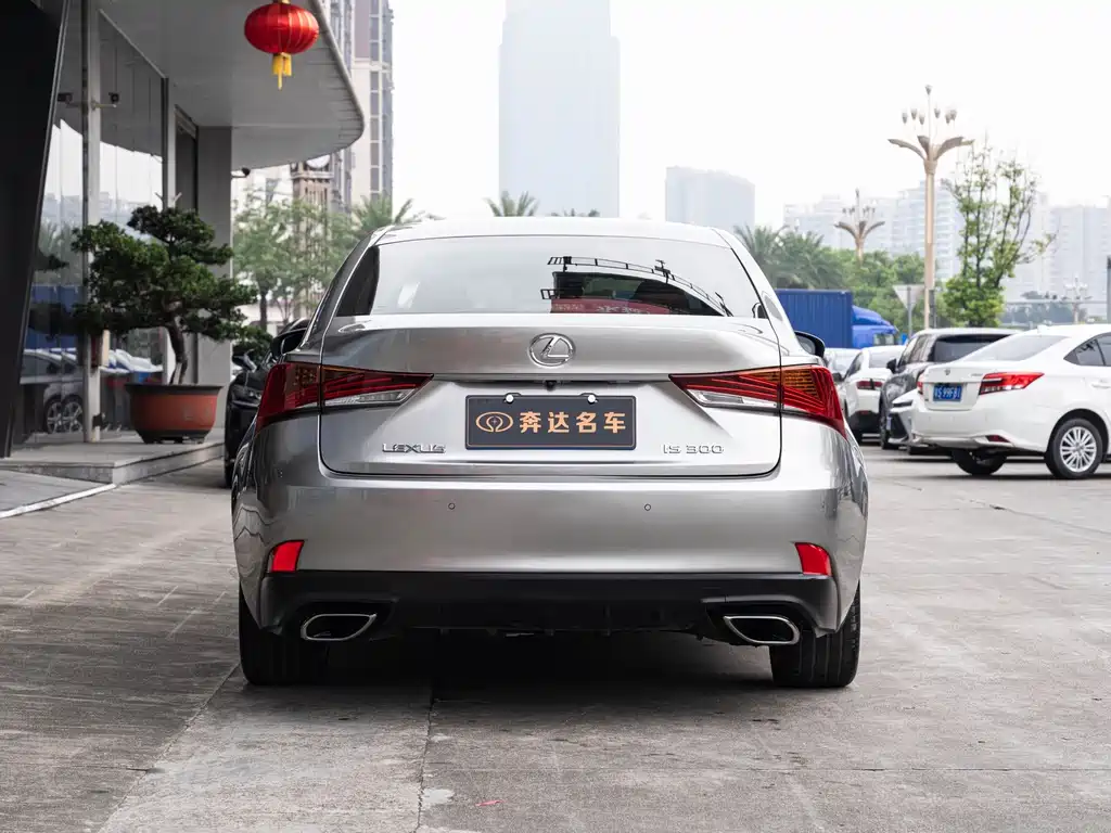 Lexus IS — миниатюра 5