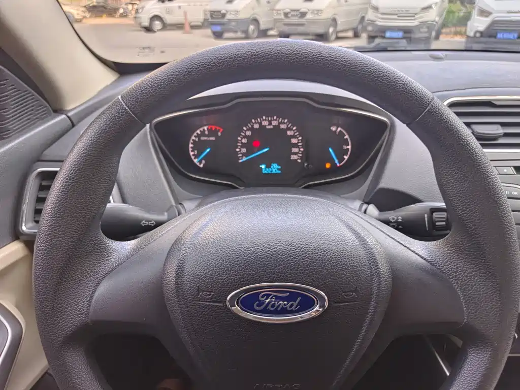 Ford Escort — миниатюра 12