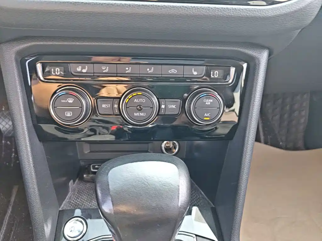 Volkswagen Tiguan L — миниатюра 13