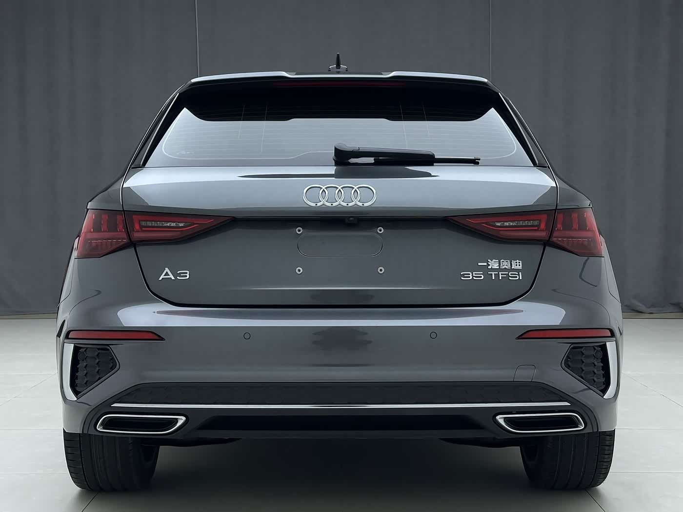 Audi A3 1.4 л 2023 г. Серебристо-серый, пробег 22000 км