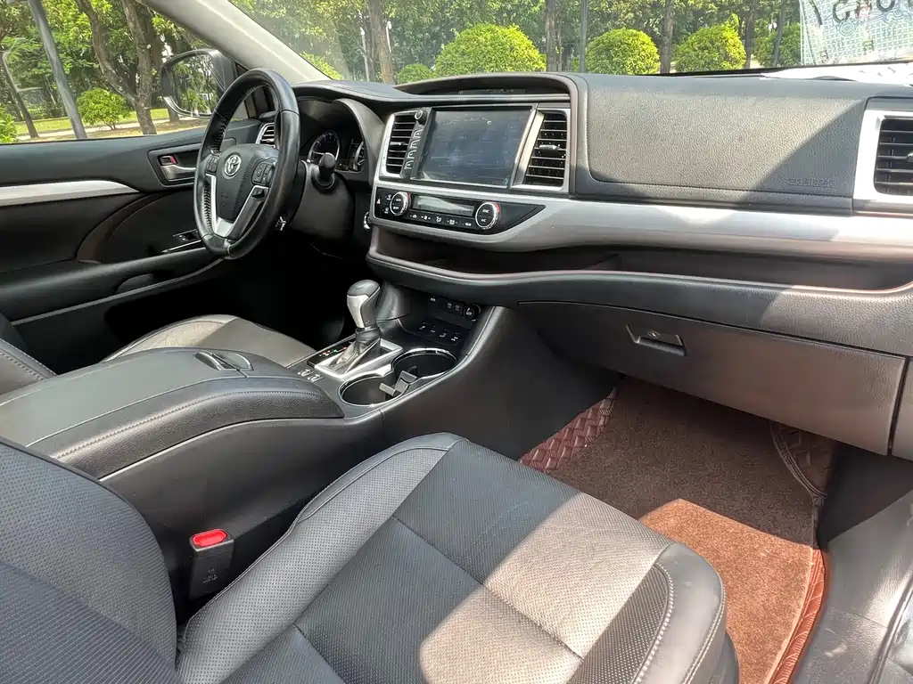 Toyota Highlander — миниатюра 16