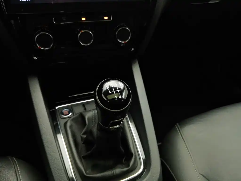 Volkswagen Sagitar — миниатюра 13
