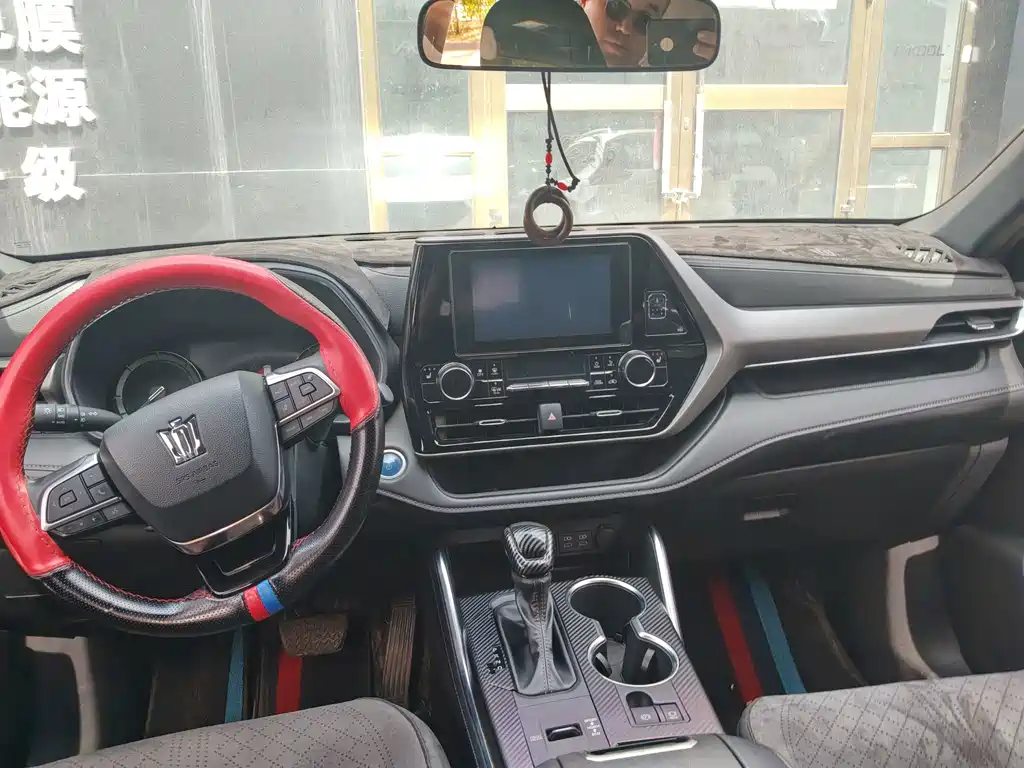 Toyota Crown Kluger — миниатюра 9