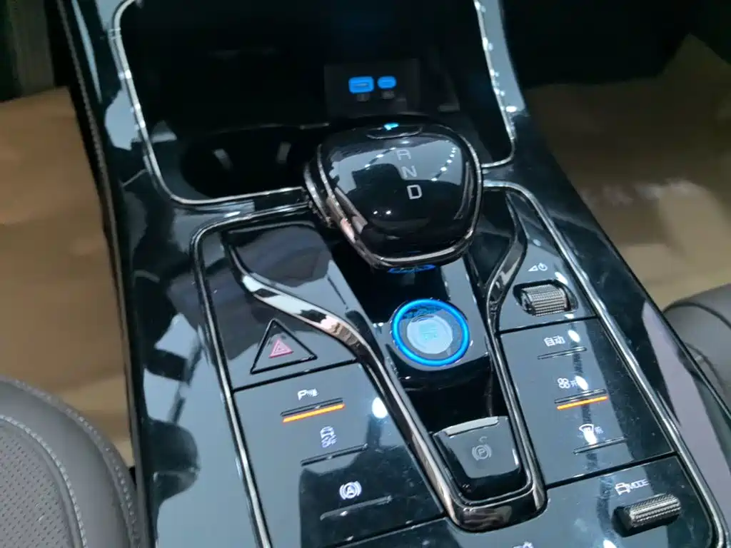 BYD Han — миниатюра 14
