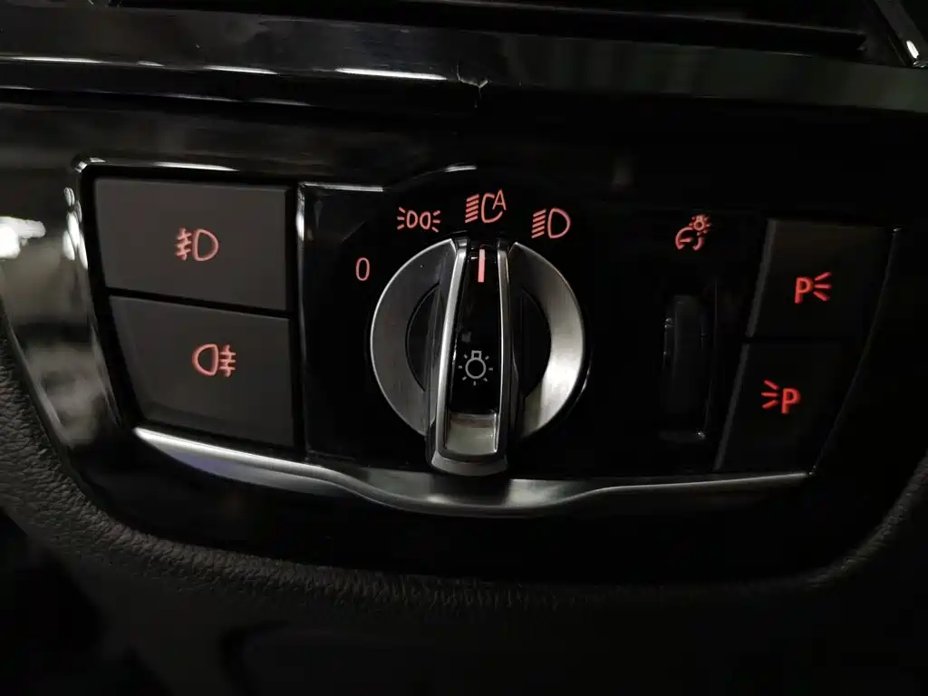 BMW 5 Series — миниатюра 21