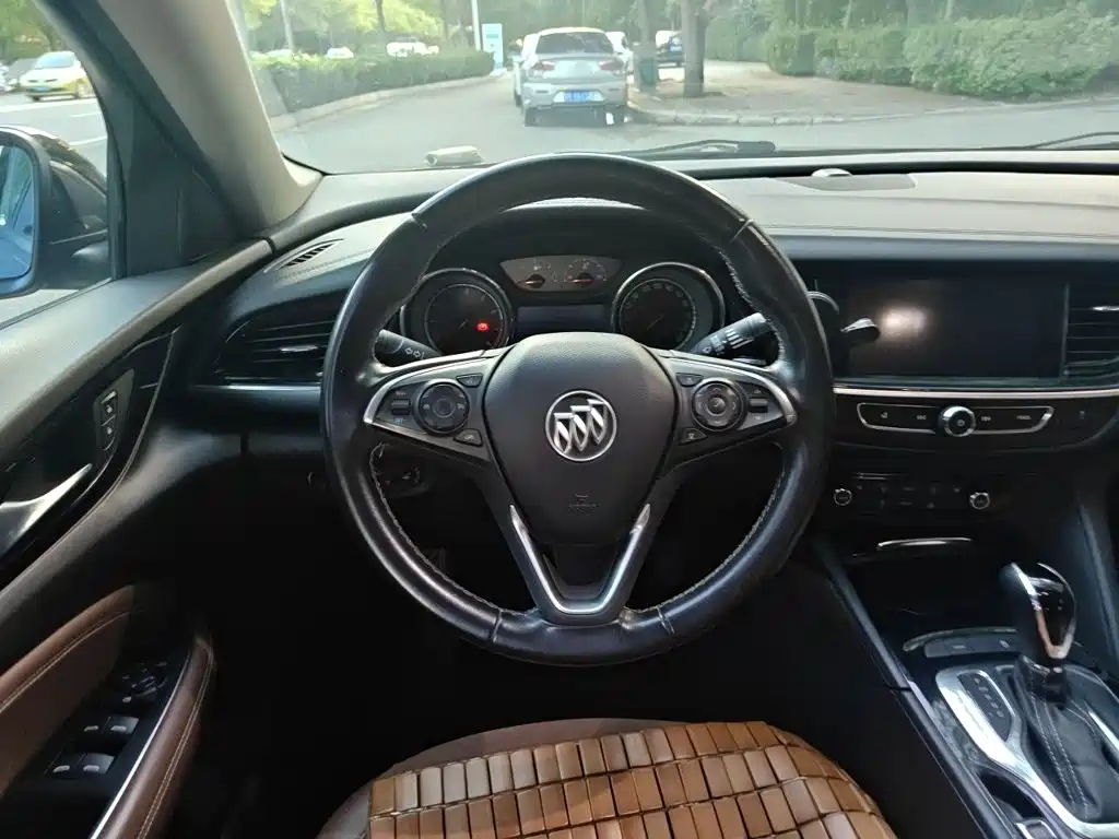 Buick Regal — миниатюра 6