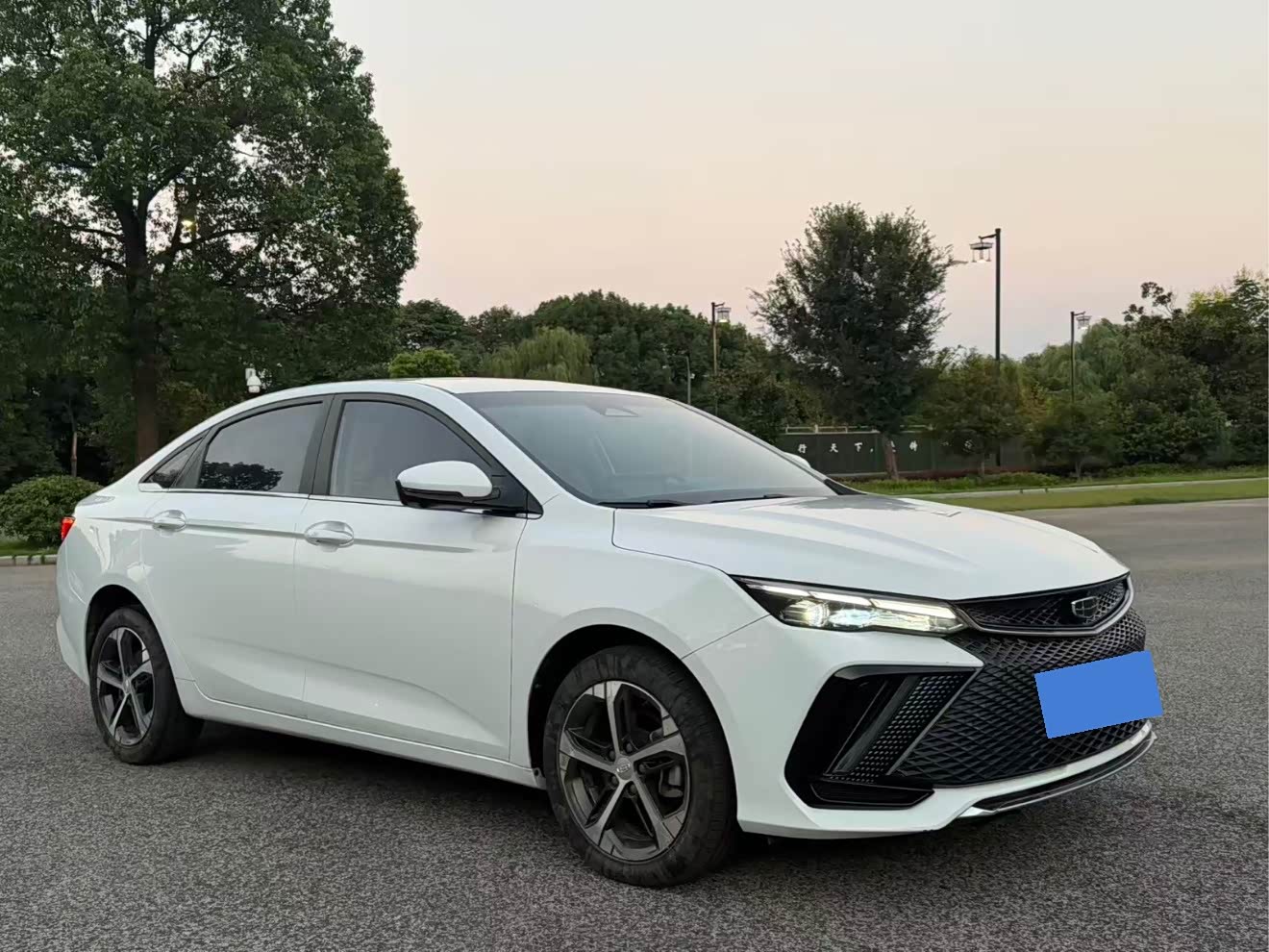 Geely Emgrand L 1.4 л 2022 г. Белый, пробег 18000 км