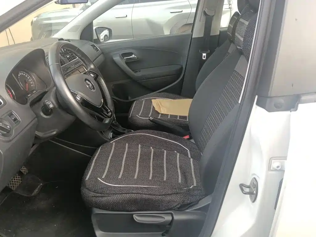 Volkswagen Polo — миниатюра 8