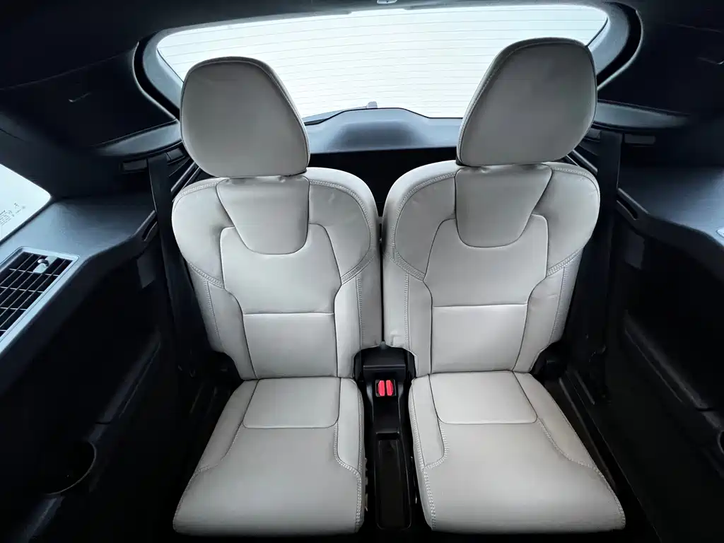 Volvo XC90 PHEV — миниатюра 22