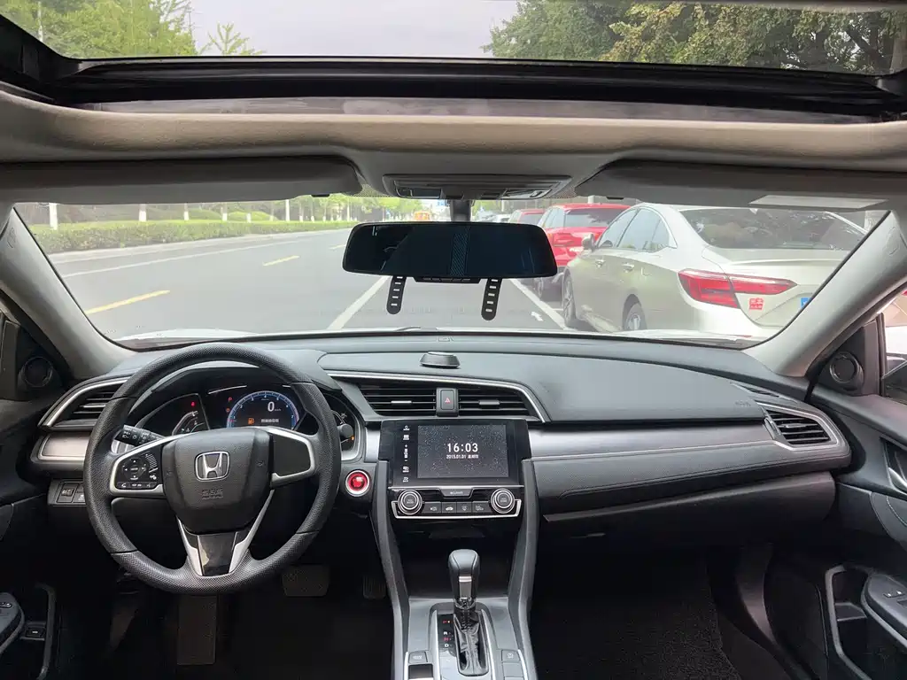 Honda Civic — миниатюра 5