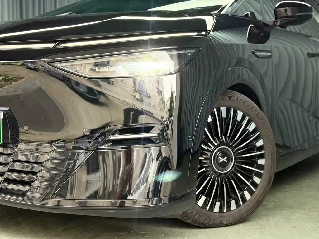XPeng X9 — миниатюра 2