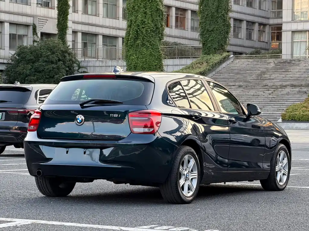 BMW 1 Series (Import) — миниатюра 6