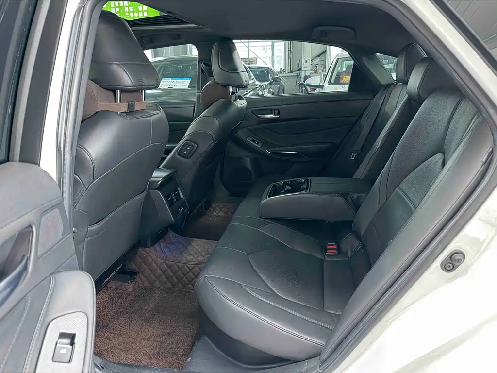 Toyota Avalon — миниатюра 15