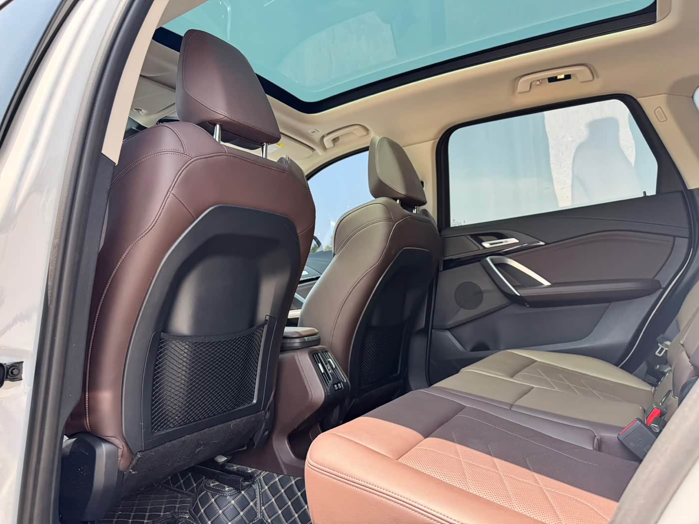 BMW X1 1.5 л 2023 г. Белый, пробег 30000 км