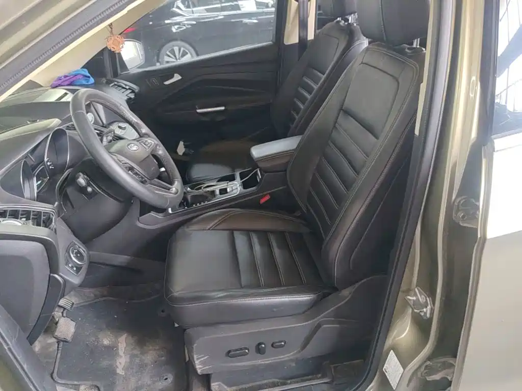 Ford Kuga — миниатюра 20