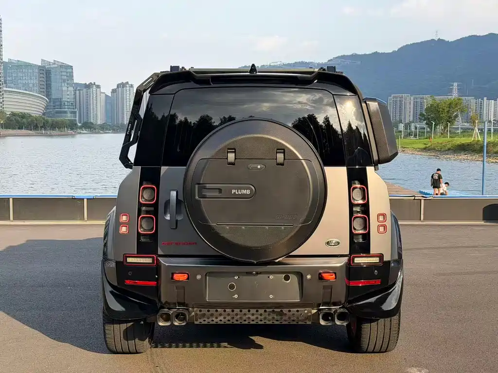 Land Rover Defender — миниатюра 8
